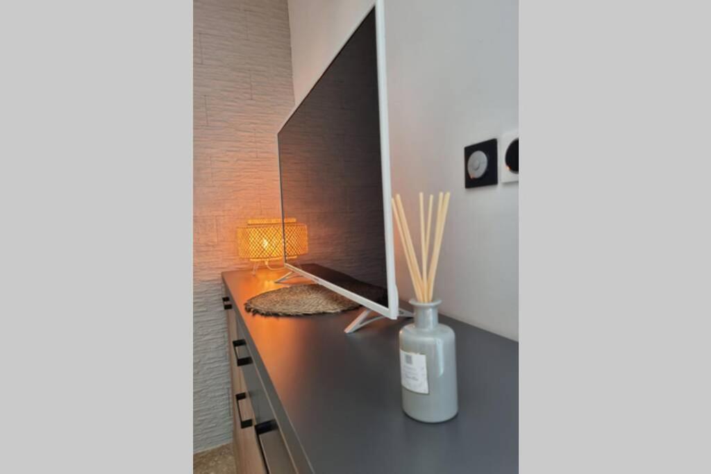 L'Instant Evasion, Studio Avec Terrasse, Piscine ! Saint-Gilles-les Bains Exterior foto