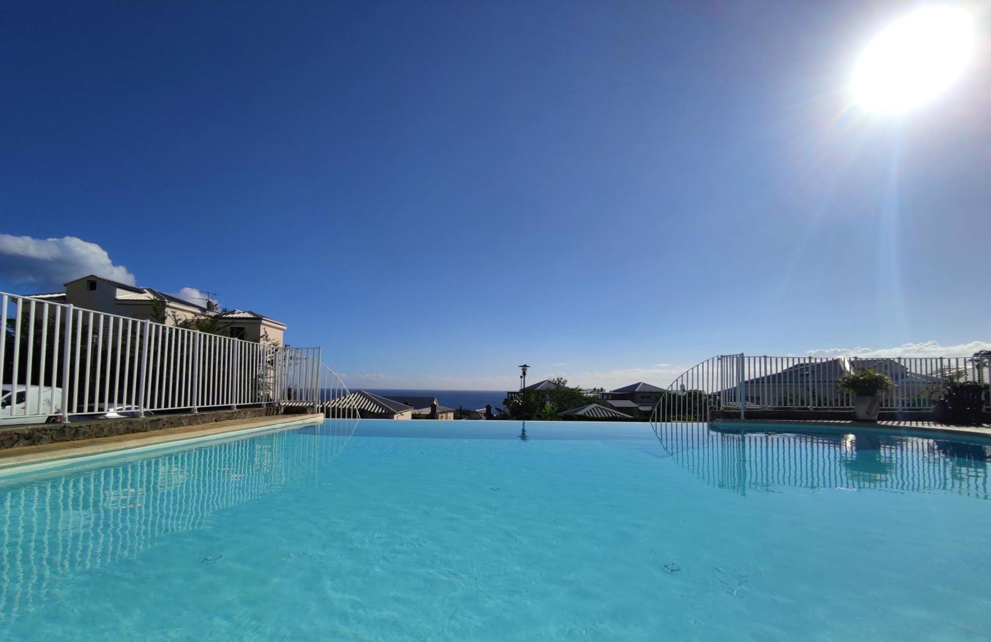 L'Instant Evasion, Studio Avec Terrasse, Piscine ! Saint-Gilles-les Bains Exterior foto